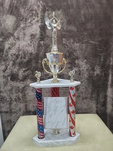 Vintage Trophy 35" 3 Posts Unlabeled. 2000 - Picture 1 of 7