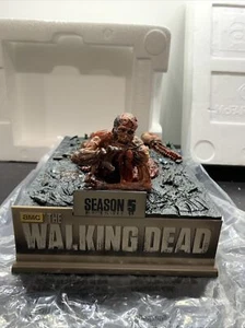 Walking Dead: Season 5 Collector's "Asphalt Walker" Case - Picture 1 of 8