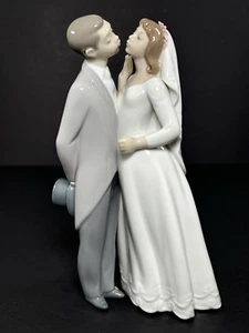 Lladro Retired A Kiss To Remember Hochzeitspaar Figur #6620 kleiner Defekt - Bild 1 von 19