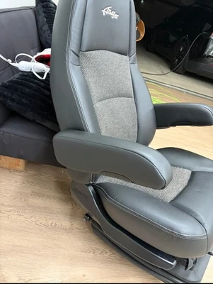 Asiento de camión Sears Atlas II LE — completamente cargado — calor, refrigeración, aire acondicionado Foto 1 de 4