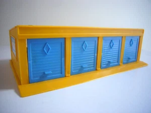 Corgi Juniors: Four-car garage block, excellent condition, made in GB - Picture 1 of 6
