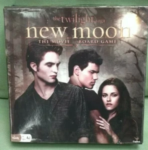 The Twilight Saga New Moon The Movie Board Game - Picture 1 of 2