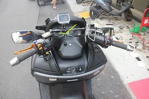 SUZUKI BURGMAN 125 / 200 CROSSBAR (for GPS,Cellphone,Camera,Cup Holder,Speakers) - Picture 1 of 14