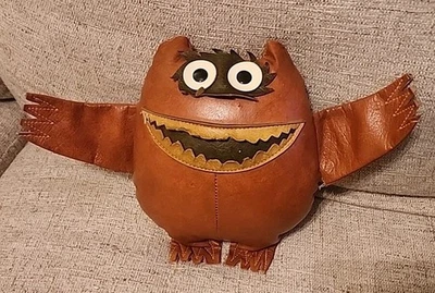 Винтажная редкая рекламная кукла Nauga Monster 1960-х годов Uniroyal Naugahyde 15 x 9 дюймов - Изображение 1 из 2