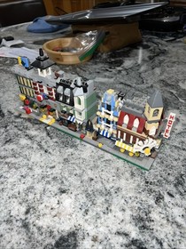 LEGO Mini Modulars 10230 No Manual No Box