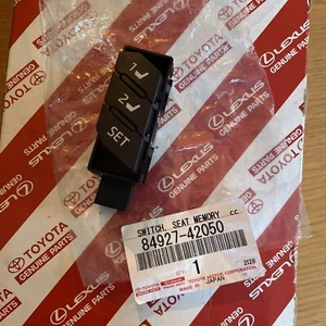 Genuine 🔺Toyota seat memory switch 8492742050 - Picture 1 of 5