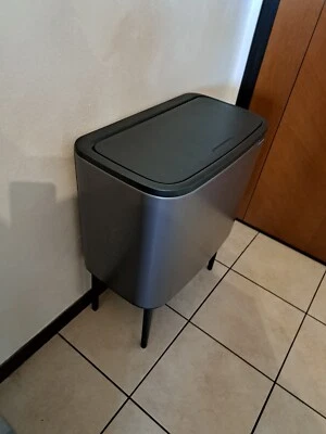 Brabantia Bo Touch, 36 L, cemento minerale, grigio - Immagine 1 di 2