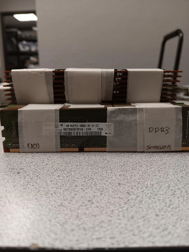 RAM Lot 43 Samsung ddr3 1,2,4GB sticks - Image 1 of 1