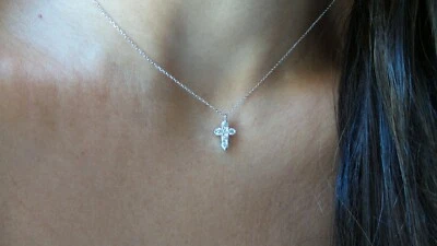 COLLAR CRUZ DIAMANTE ORO BLANCO 14K 0.30CTS SI1 CLARIDAD G COLOR ORO MACIZO Foto 1 de 4