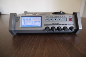 Roland Edirol R-4 4-Channel Portable Recorder - Picture 1 of 7