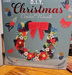NEW AVEC CHRISTMAS CROCHET WREATH FLOWER FLORAL HOLIDAY KIT YARN HOOK BOW - Picture 1 of 3
