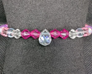 Lebendiges rosa lila und klares Briolette Kristall Armband - Bild 1 von 7