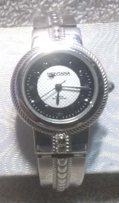 Reloj Brazalete Montana Silversmiths Banda Plateada Estrellas En Esfera Nuevo Murciélago Funciona Excelente Foto 1 de 4