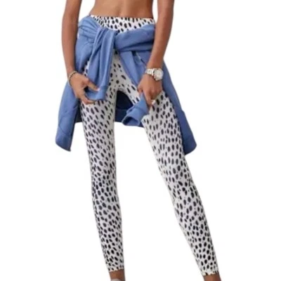 Legging de tiro alto Reformation Ecomove blanco negro manchado guepardo talla grande Foto 1 de 4