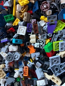 LEGO System 100g Of Small Random Pieces Plates Bricks Connectors Tiles Slopes - Picture 1 of 1