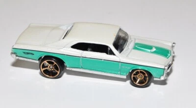 Hot Wheels '67 Pontiac GTO R7579 Faster Than Ever 6/10 bianco 2010 - Immagine 1 di 4