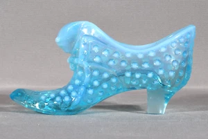 Fenton Schuh Katzenkopf hellblau opalisierend Schuhnagel 3" hoch Länge 5 1/2" - Bild 1 von 6