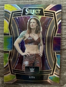 Lita 2024 WWE Panini Select Tie Dye /25 Prizm #30 Tie Dyed - Foto 1 di 2