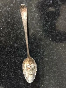 Vintage viktorianischer Sterling Obst geprägter Beerenlöffel - Bild 1 von 1