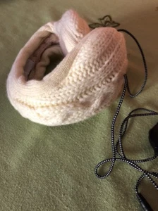 Cuffia Paraorecchie In lana panna Nuova! - Foto 1 di 5