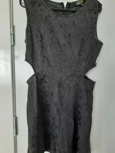 Short Black Cut Out Dress Urmoda - Picture 1 of 3
