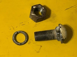 TX10864 - A Used M16 X 1.5 Bolt For A Long 320, 350, 360, 360C, 445 Tractors - Bild 1 von 2
