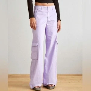 Levi's Women 32 Lavender Purple Cotton Cargo Wide Leg Spring Colorful Pants - Picture 1 of 10