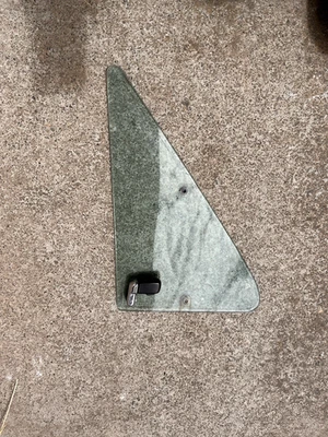 VW Bus Volkswagen Vanagon Vent Window (Wind Wing) Left/driver Side - Image 1 of 3