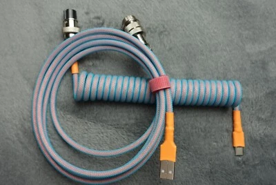Cable de teclado en espiral hecho a mano personalizado con conector Aviator Gk12 - USB c Foto 1 de 4