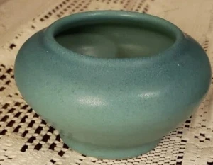 Rare Early Van Briggle Pedestal Bowl with Blue-Green Matted Glaze. - Fred Wills - Picture 1 of 19