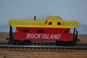 TYCO 327-10 HO Scale 8 Wheel Streamline Caboose "ROCK ISLAND" - Picture 1 of 5