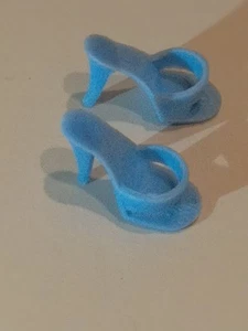 Zapatos De Colección Barbie Tressy Muñeca Periwinkle Azul Puntera Abierta Tacones Mules Hong Kong - Imagen 1 de 8