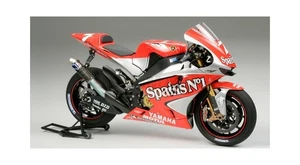TAMIYA 14100 1/12 Yamaha YZR-M1 04 Nr.7/Nr.33 - Bild 1 von 1
