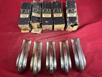 1952 Chevrolet Grille Teeth - 4 NOS and 1 Used - Image 1 of 4