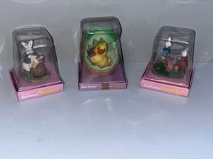 Vintage Porzellan Osterfiguren, Ente, Hasen von Easter Unlimited (3 Stück) - Bild 1 von 6