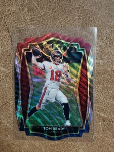 Select Football Tom Brady Premier Level 2020 tricolor troquelado #101 - Imagen 1 de 2
