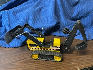 2012 Hasbro Tonka Front Loader/Back Hoe Metal Body #92534 - Picture 1 of 6