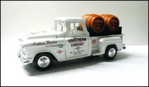 1955 White Chevy 5100 Sidestep Southern Comfort Diecast Pickup +2 Barrels - Bild 1 von 11