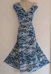 💜 JOANNA HOPE SIZE 24 Beautiful Ladies Long Blue Patterned Dress Ref D - Picture 1 of 9