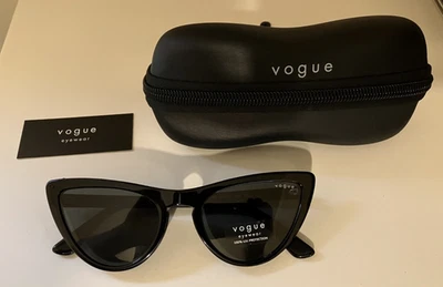 Gafas de sol Vogue Cat-Eye 5211-SM 54-20 140 negras NUEVAS Foto 1 de 4