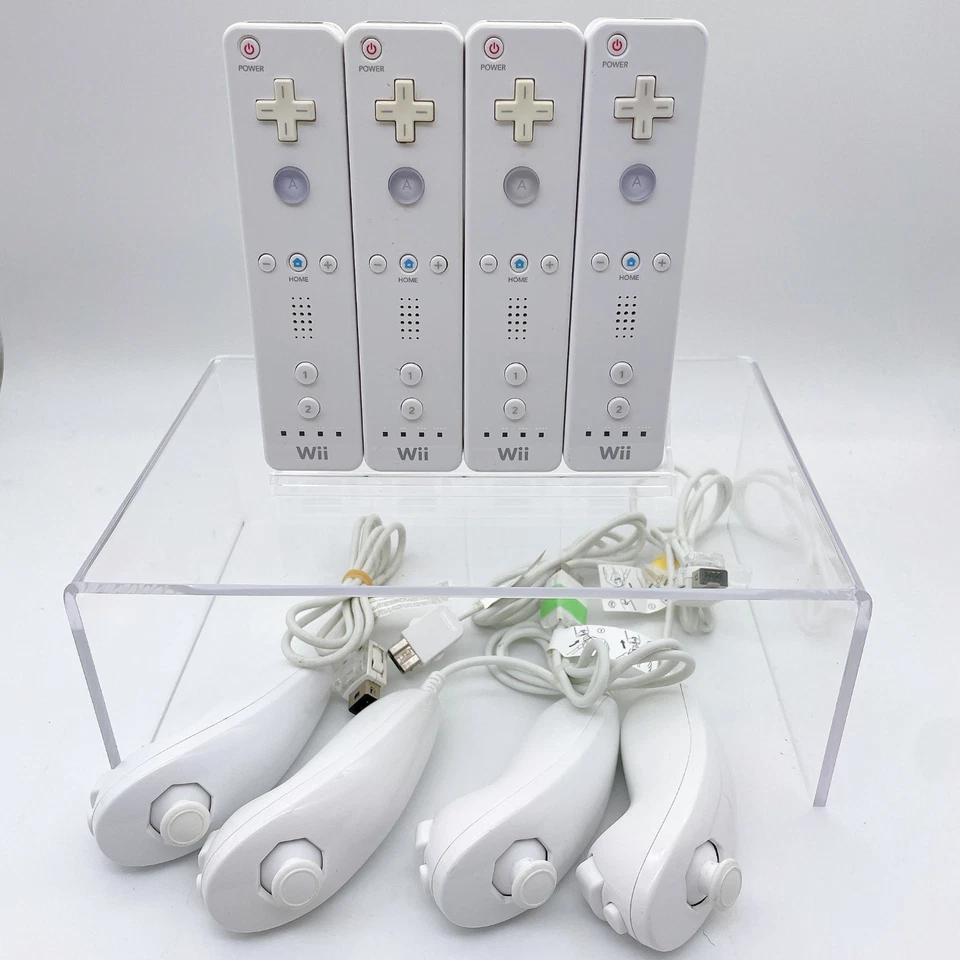 Set 4 telecomandi Nintendo Wii RVL-003 bianchi nunchuk testati OEM WiiU - Immagine 1 di 1