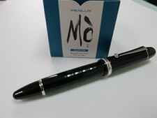 PENLUX MASTERPIECE GRANDE FOUNTAIN PEN, PISTON FILLED. BLACK