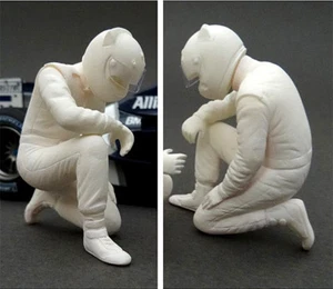 1/24 KNOCKOUT DRIVER KNEELED DOWN FIGURE for TAMIYA AOSHIMA FUJIMI REVELL - Imagen 1 de 1