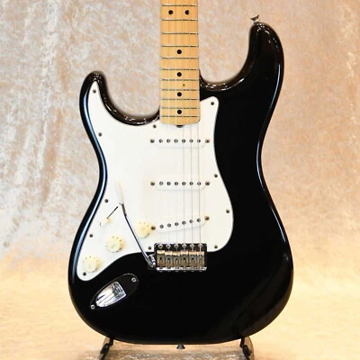 FENDER США Stratocaster L/H б/у 1982 левша кленовый гриф/гриф с жесткий чехол - Изображение 1 из 4