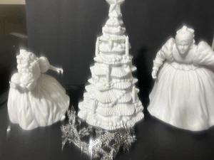 Set 3 statuine porcellana Department 56 sagoma invernale che mette l'albero - Foto 1 di 15
