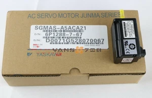 UNO Servomotor Nuevo En Caja YASKAWA SGMAS-A5ACA21 SGMASA5ACA21 - Imagen 1 de 1