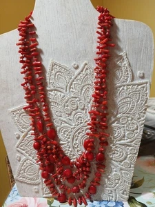Collana vintage multifilo originale ramo di corallo rosso chip perline 22" chiusura a levetta - Foto 1 di 9
