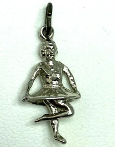 Dije de plata esterlina vintage figurativo bailarina pequeña bailarina tutú niña - Imagen 1 de 8