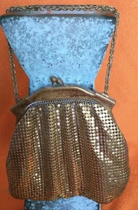 VINTAGE WHITING & DAVIS GOLD CHAIN MAIL MESH METAL PURSE W/CHAIN STRAP- VG+ COND - Picture 1 of 7