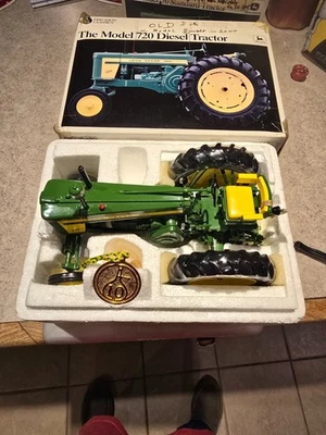 ERTL John Deere Model 720 Diesel Tractor Precision Classics 1/16 Scale - Image 1 of 4